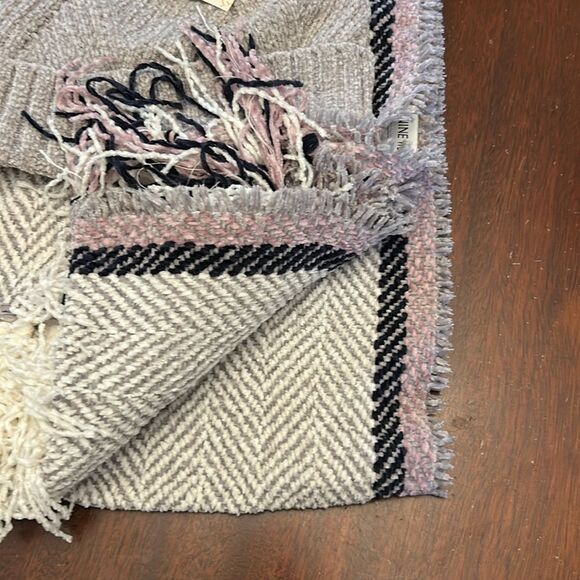 Nine West Taupe Pink Black Faux Fur Pom Beanie and Scarf Set OS New - Picture 5 of 5